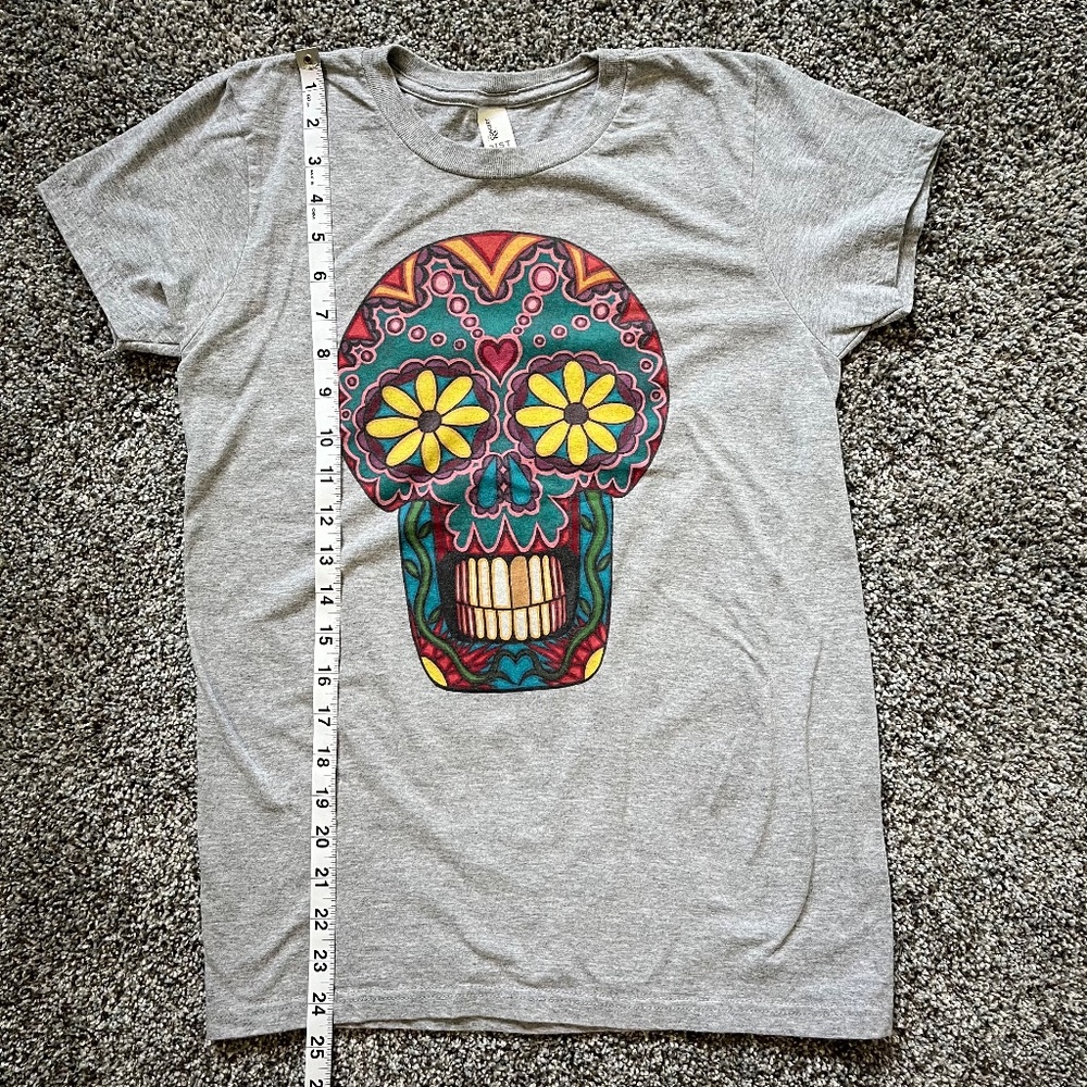 Women's Daisy Eyes Skull Art T-shirt; size M; new without tags - Picture 4 of 8
